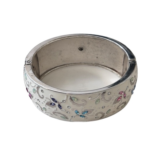 Brighton La Farfalla Round Bangle bracelet. This hinged bangle has flowers. - Picture 4 of 5